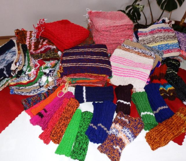 Šikovné ruce - pletení pro Afriku 6. května 2015