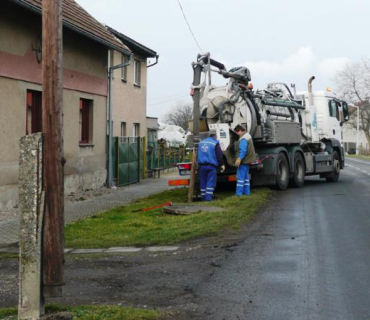 Čištění kanalizace Netřebská ulice 4. března 2014