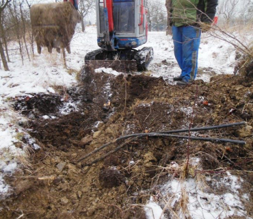 Vytažení kabelu u rybníka Zásadník 24. ledna 2014