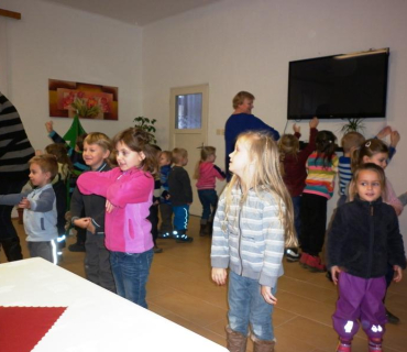 Vystoupení dětí z MŠ v KD 18.12.2013