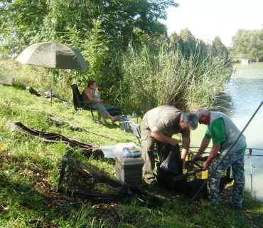 Závody 30 na rybníce Zásadník 7. září 2013