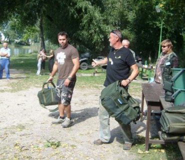 Závody 30 na rybníce Zásadník 7. září 2013