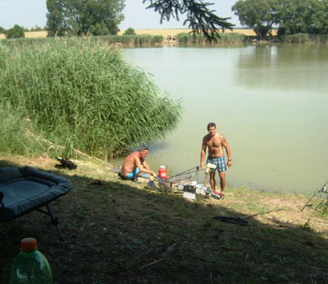 Závody 40 na rybníce Zásadník 28. července 2013