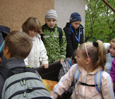 Výlet dětí z MZŠ Dymokury 18. října 2012 do Činěvse