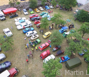 Setkání sběratelů historických vozidel - foto Martin Luks dron